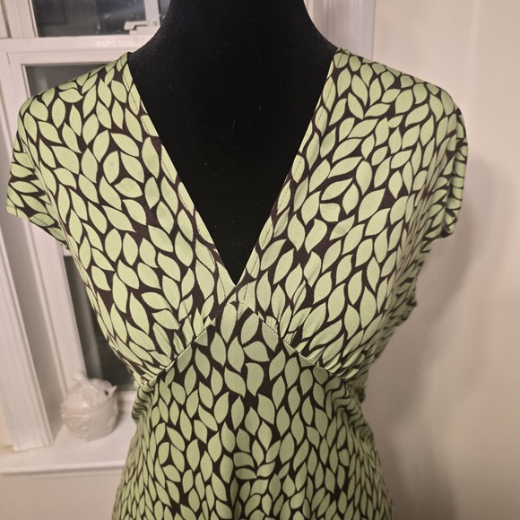 London Style Womens Green Brown Leaf Print V-Neck Midi Dress Size 10 - Picture 2 of 6